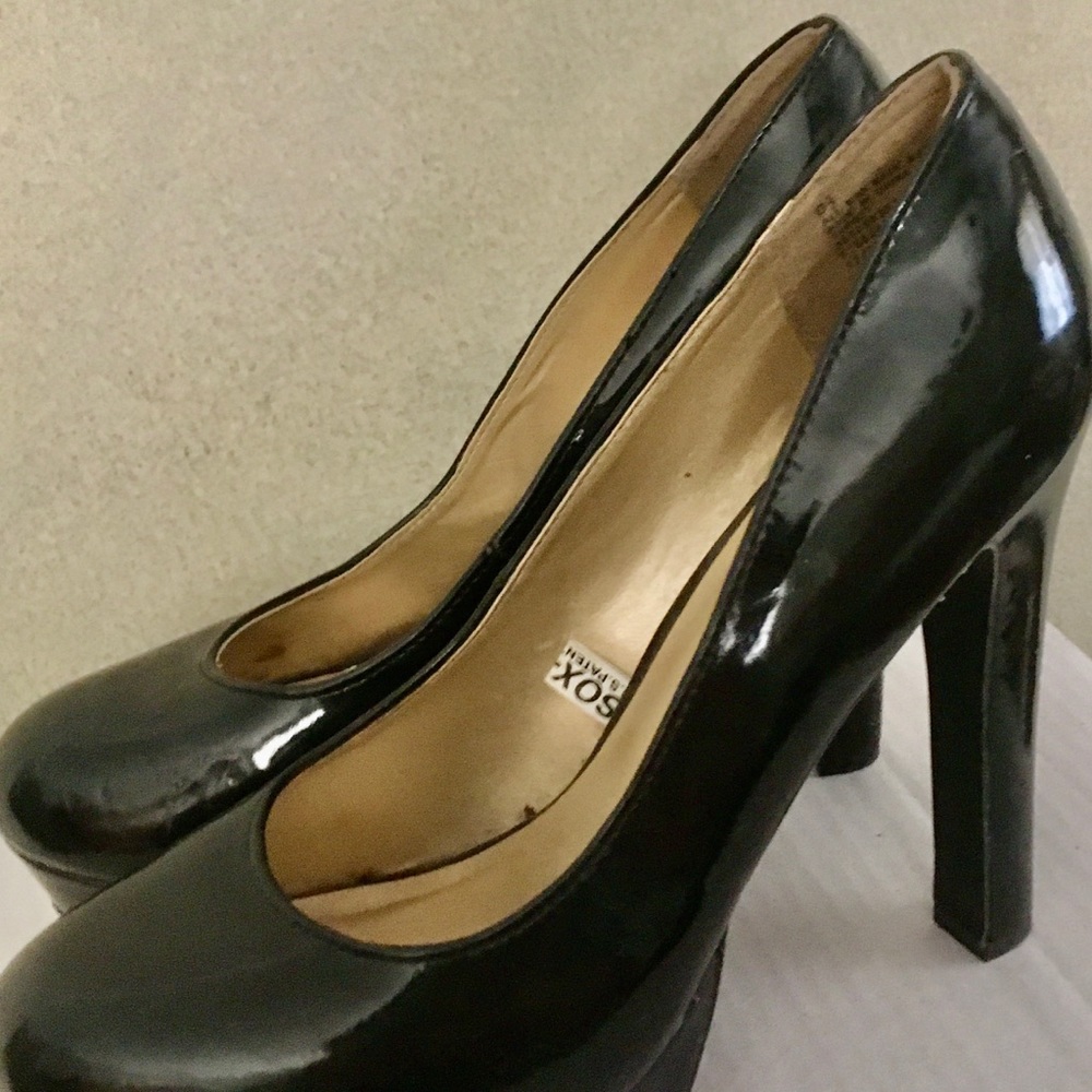 Massimo platform round toe block high heels pumps